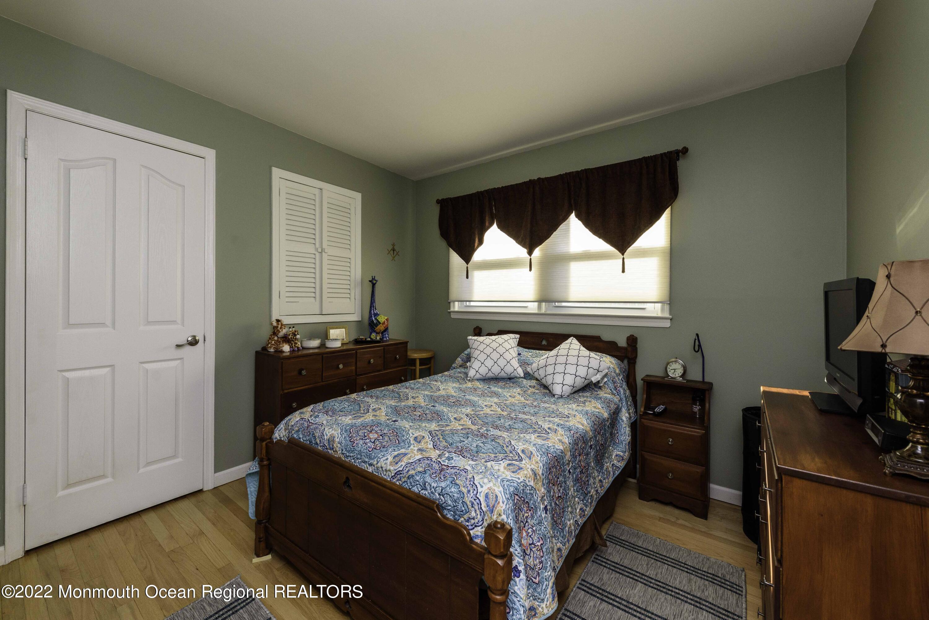 41 Buttonwood Road Middletown, NJ 07748 - Photo 24 of 29 41 Buttonwood-03