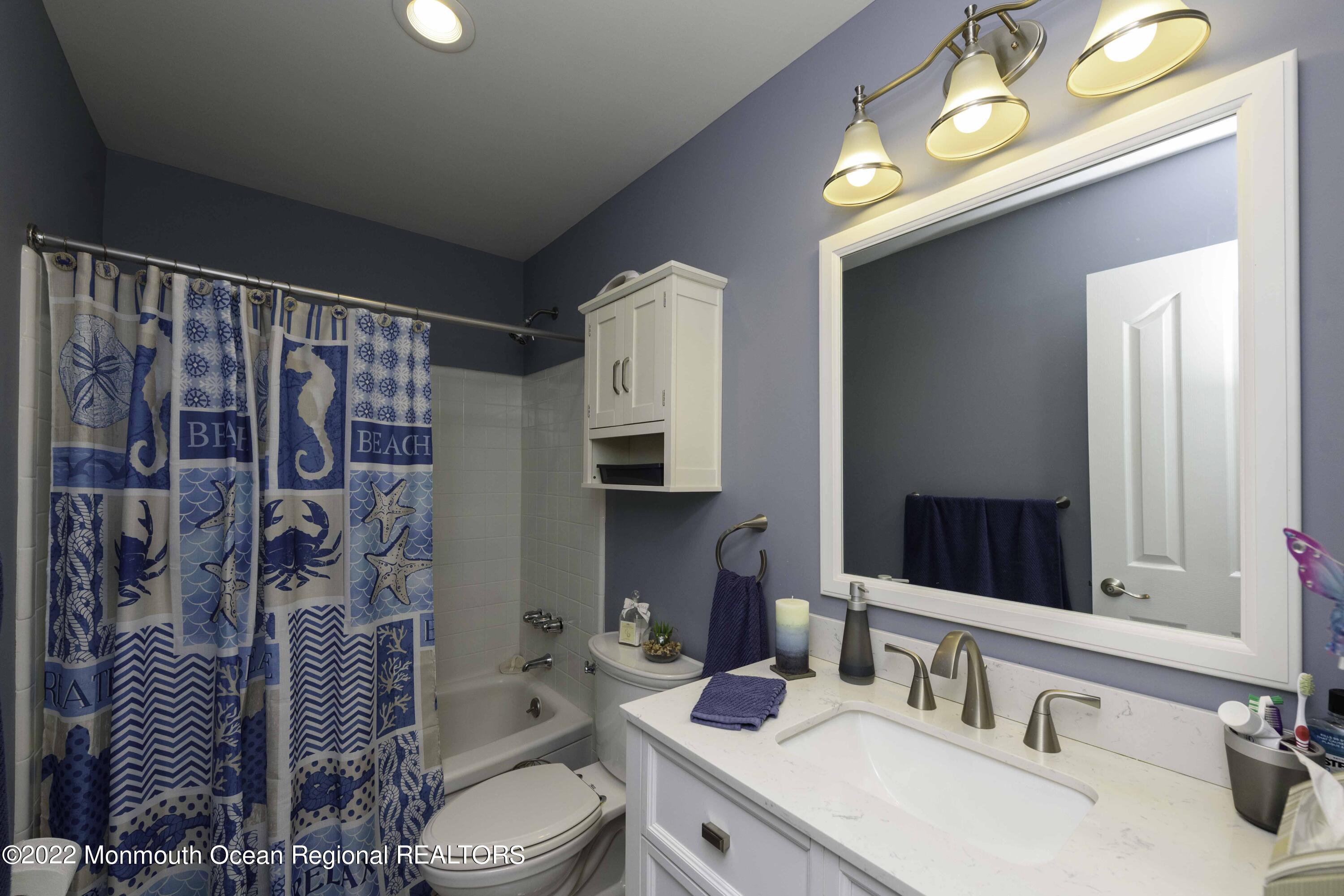 41 Buttonwood Road Middletown, NJ 07748 - Photo 25 of 29 Main Bath