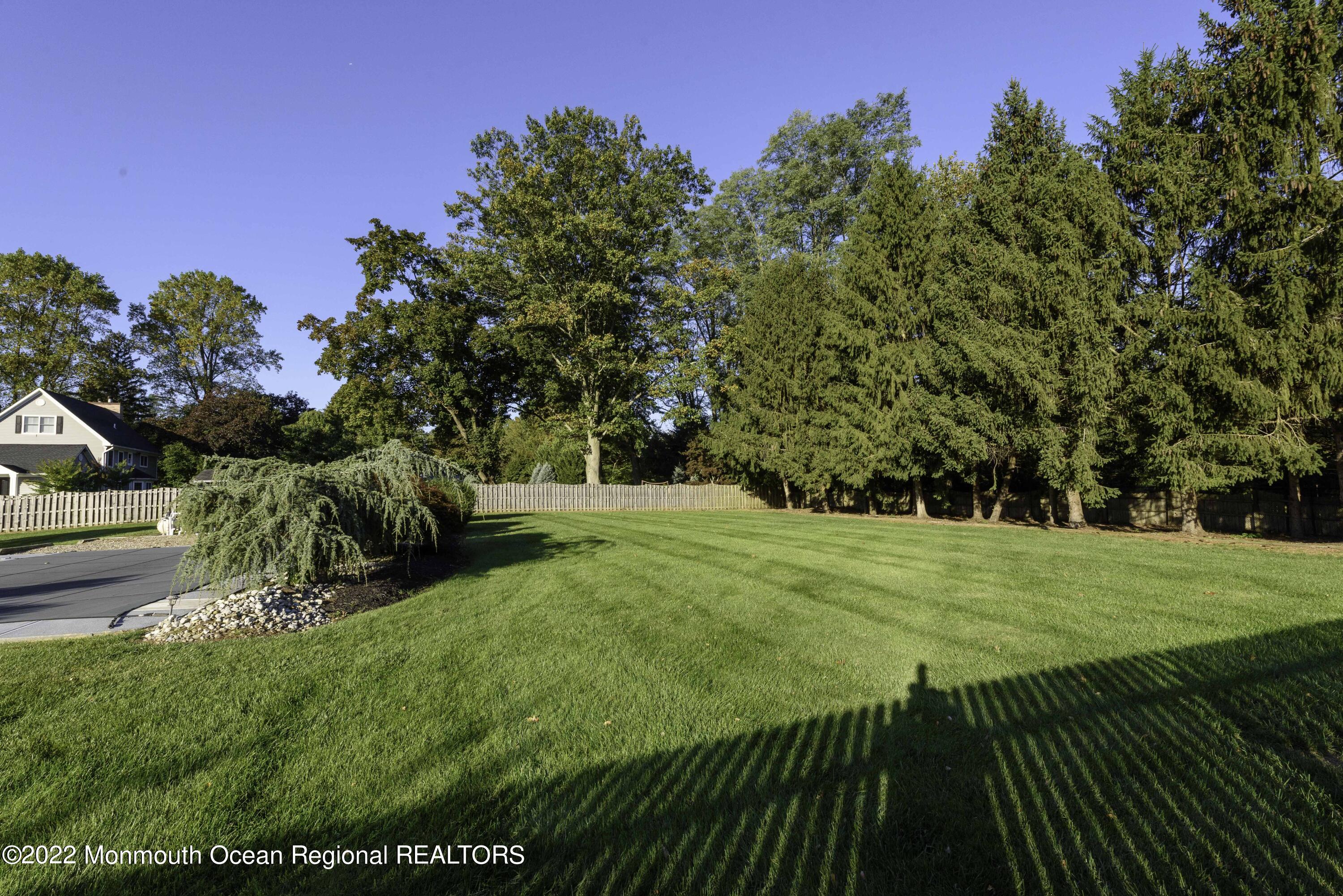 41 Buttonwood Road Middletown, NJ 07748 - Photo 26 of 29 Fenced Yard