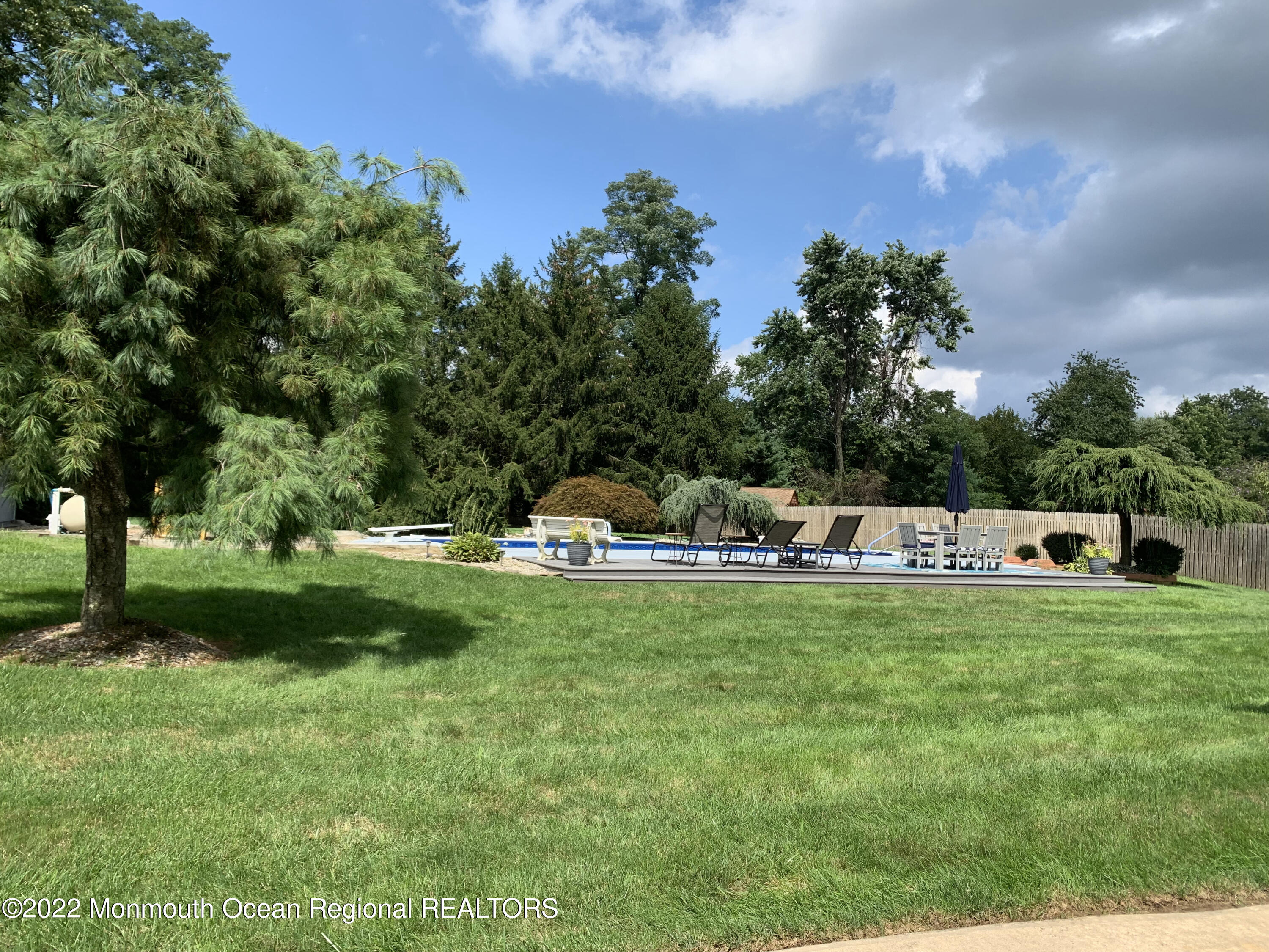 41 Buttonwood Road Middletown, NJ 07748 - Photo 29 of 29 Private Yard