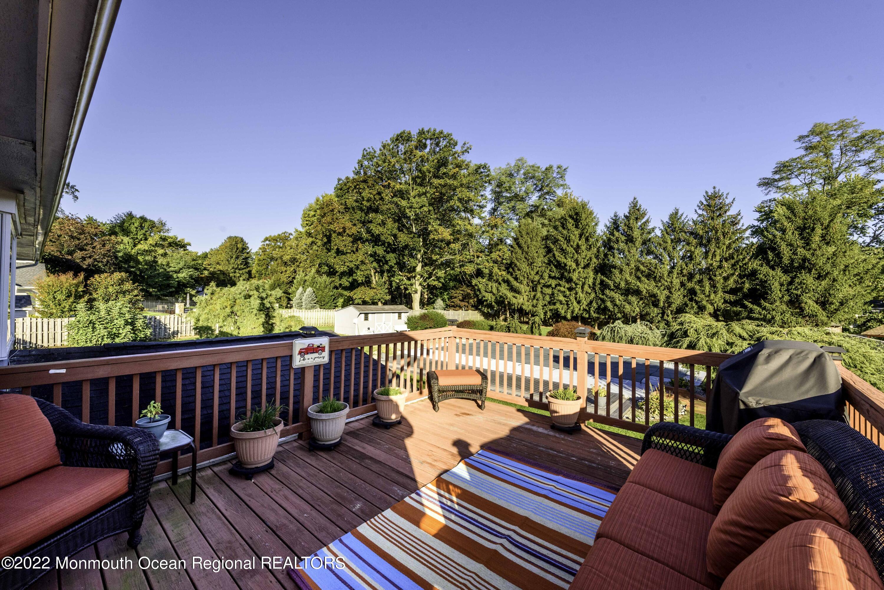 41 Buttonwood Road Middletown, NJ 07748 - Photo 3 of 29 41 Buttonwood-30