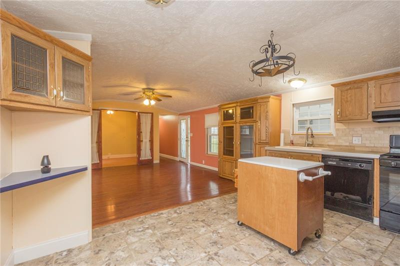 134 Mowry Road Monaca, PA 15061 - Photo 9 of 16 Gallery Image 9