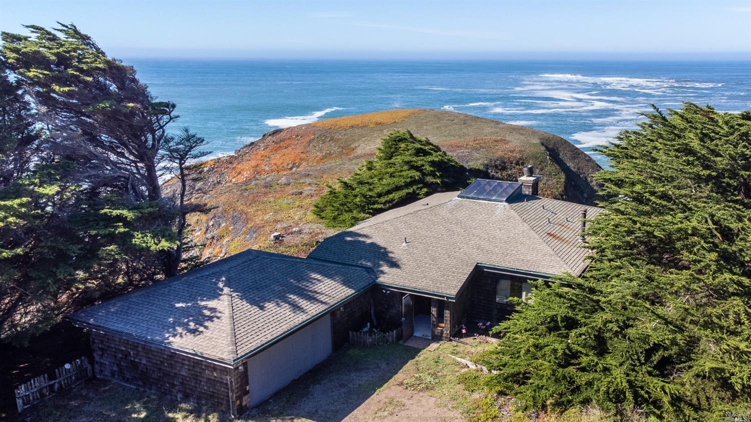 a view of a terrace with sky view