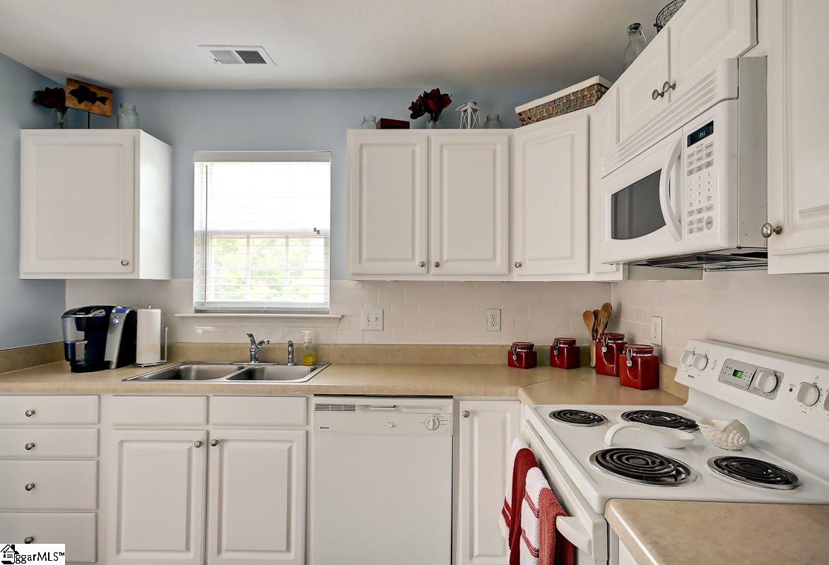 503 Gravley Road Greer, SC 29651 - Photo 6 of 23 Gallery Image 6
