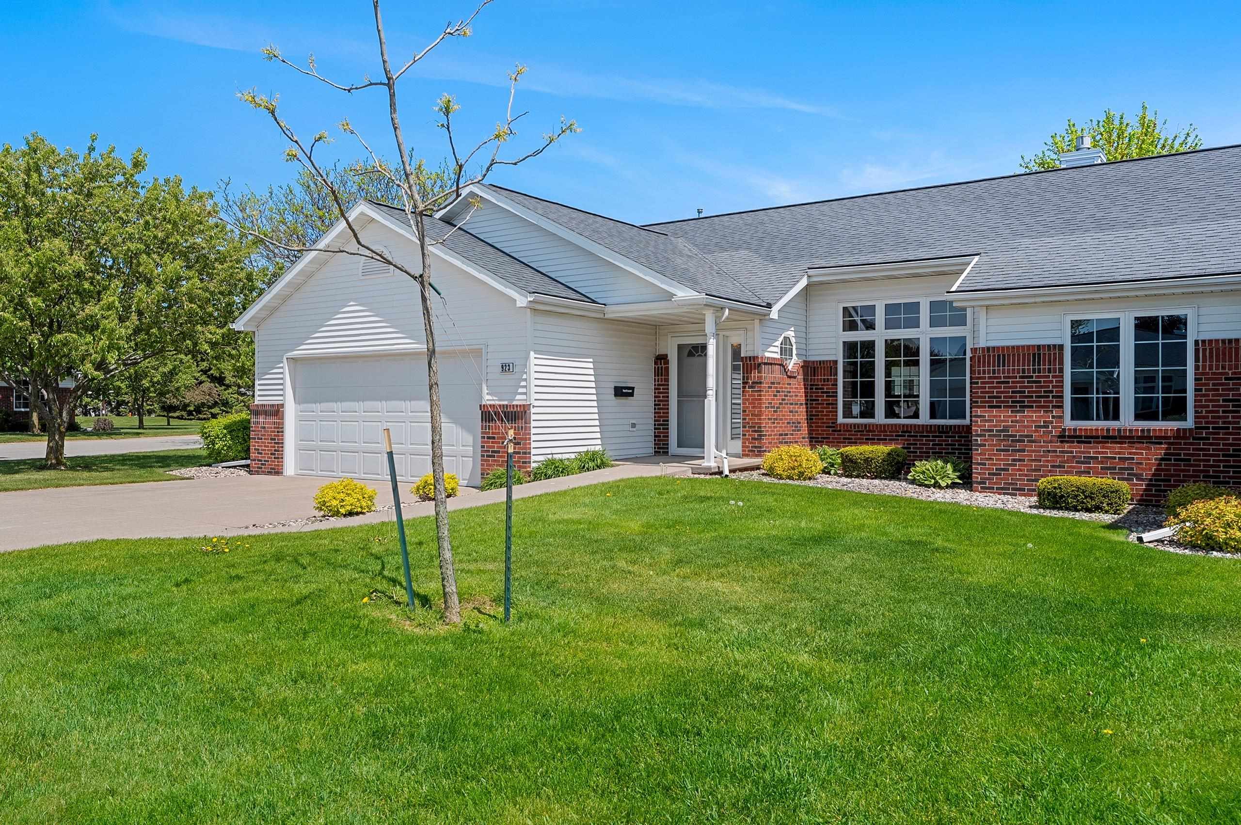 923 Windtree Drive Appleton, WI 54914 - Photo 2 of 54