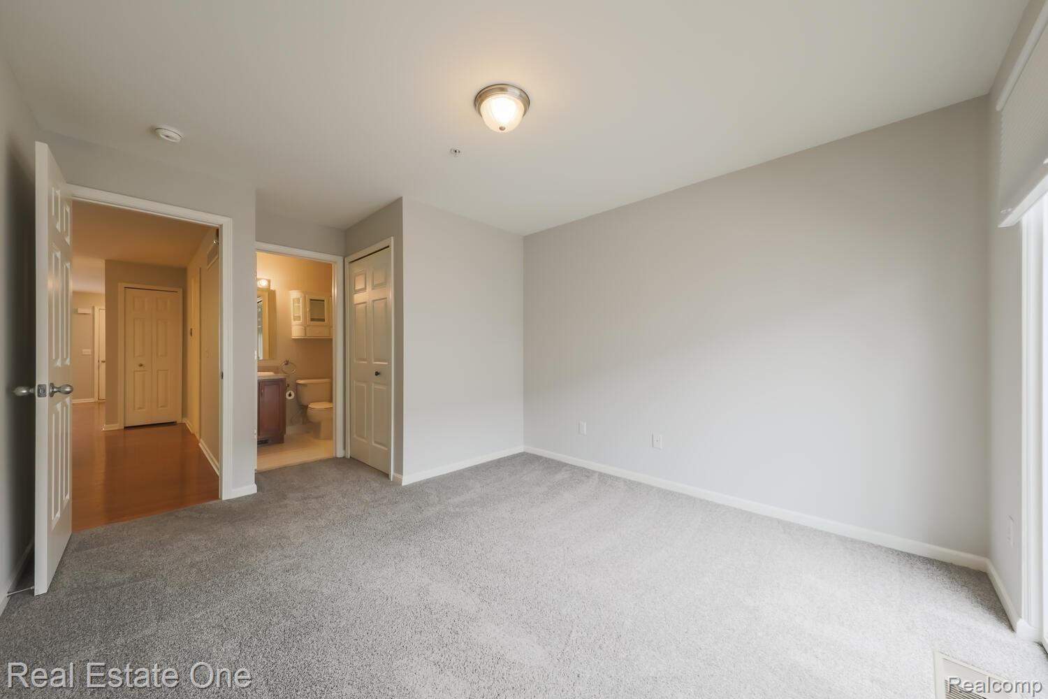 1099 Beaver Run, Unit 76 Troy, MI 48083 - Photo 13 of 28 13-BeaverRun.jpg