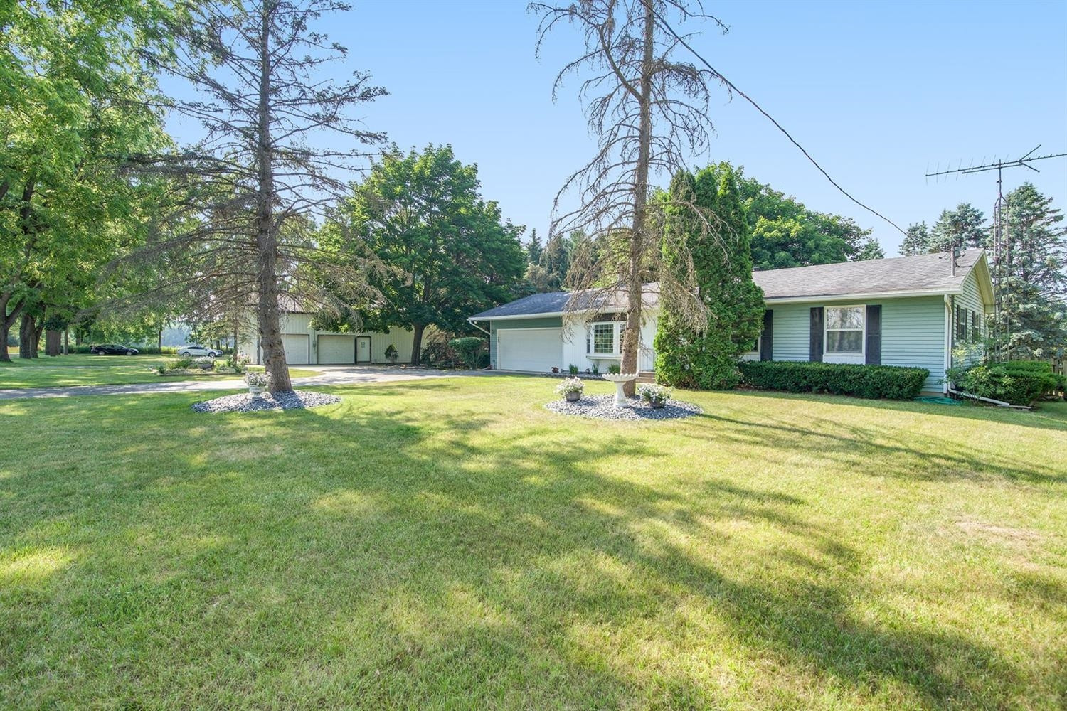 12190 Roepke Road Gregory, MI 48137 - Photo 2 of 52 Photo 2