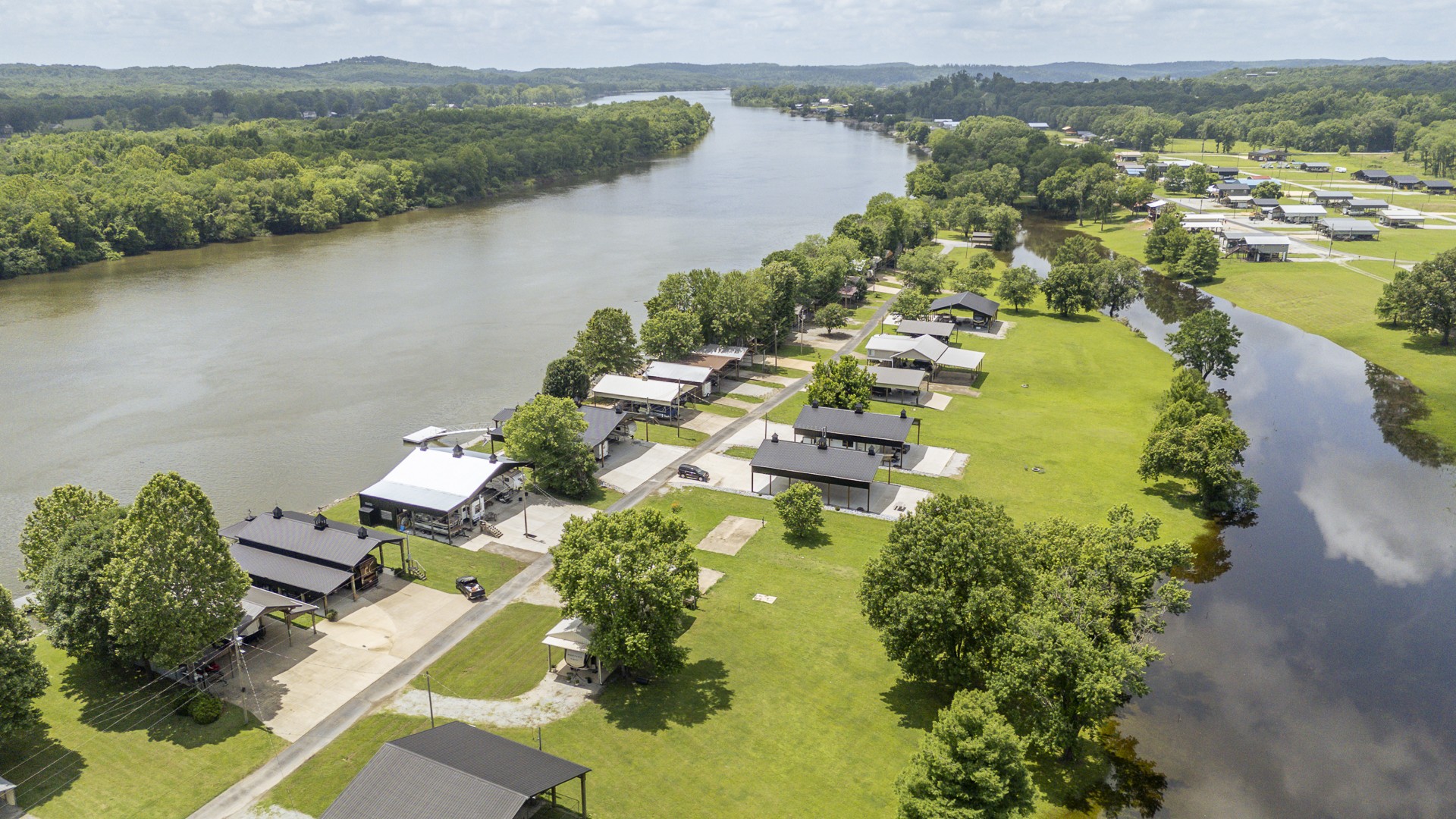 694 River Road Clifton, TN 38425 - Photo 18 of 26