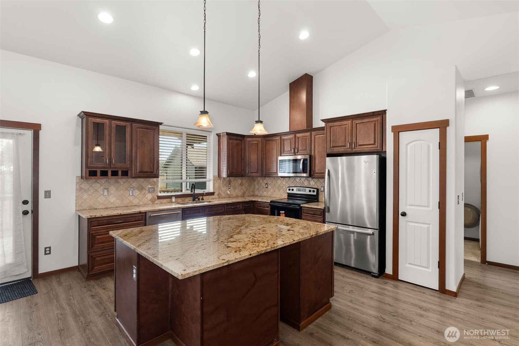 6119 189th Loop Southwest Rochester, WA 98579 - Photo 13 of 40 Gallery Image 13