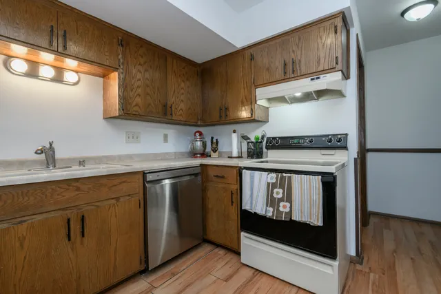 $225,000 | 1337 Camden Way, Unit 2, Waukesha, WI 53186