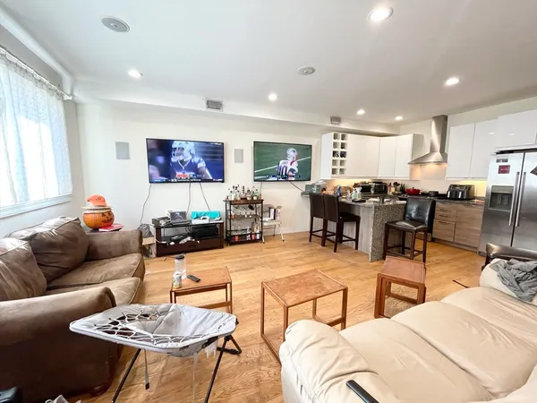 $7,500 | 275 Dorchester Street, Unit STREET, Boston, MA 02127