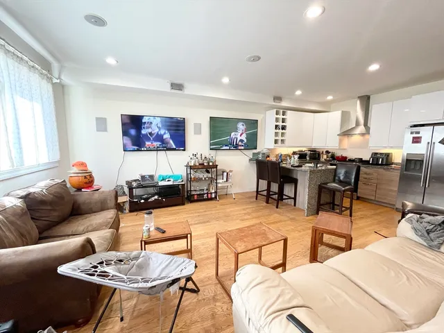 $7,500 | 275 Dorchester Street, Unit STREET, Boston, MA 02127