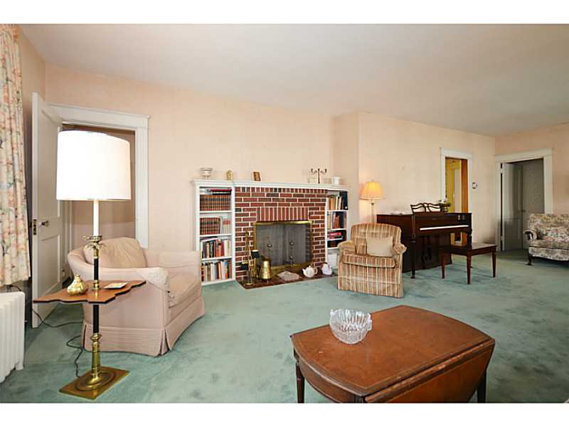 36 Almy Street Newport, RI 02840 - Photo 13 of 25 Living Room.