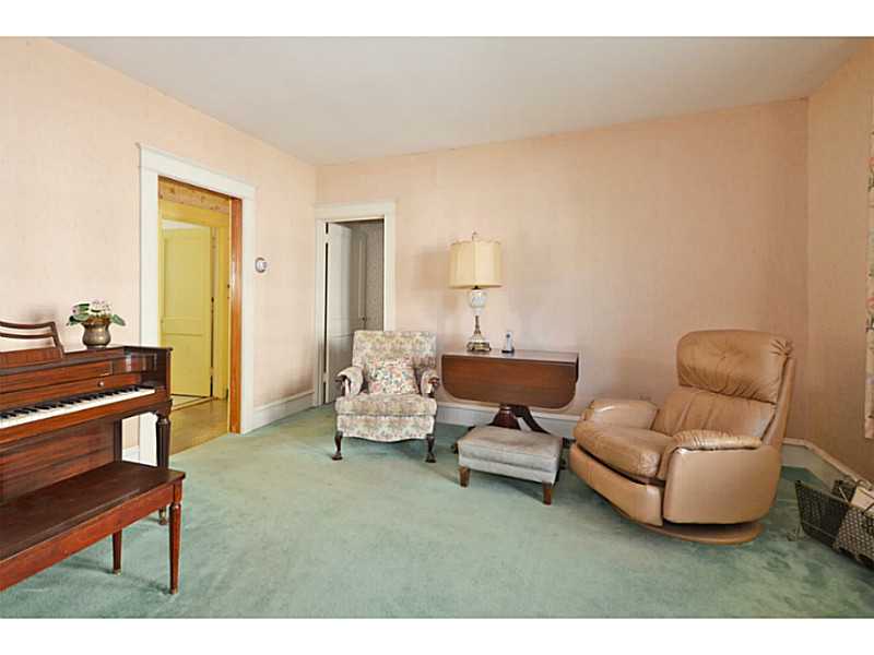 36 Almy Street Newport, RI 02840 - Photo 16 of 25 Living Room.