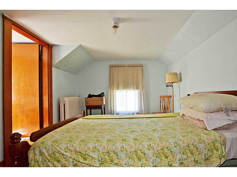 36 Almy Street Newport, RI 02840 - Photo 22 of 25 Bedroom.