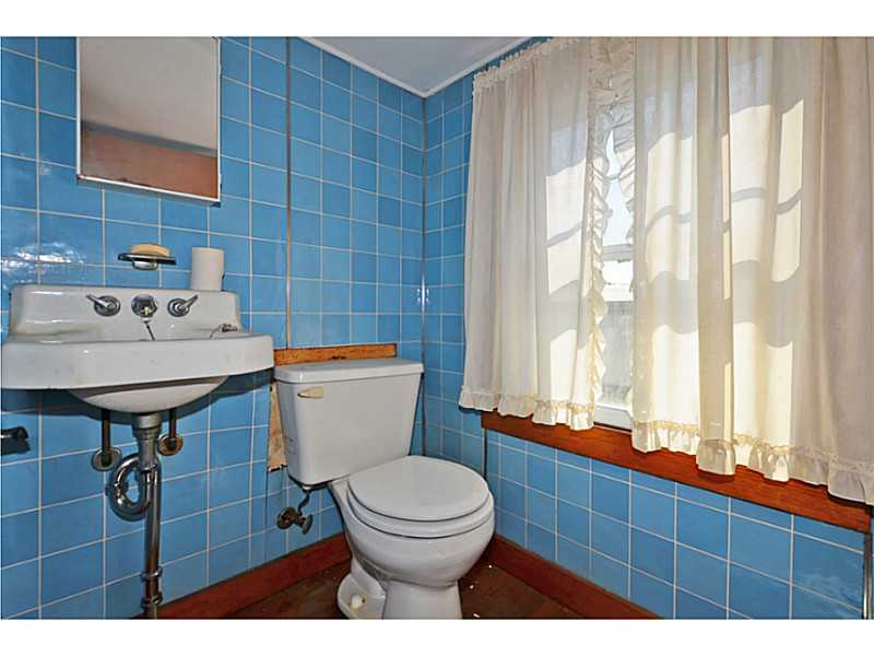 36 Almy Street Newport, RI 02840 - Photo 23 of 25 Bathroom.