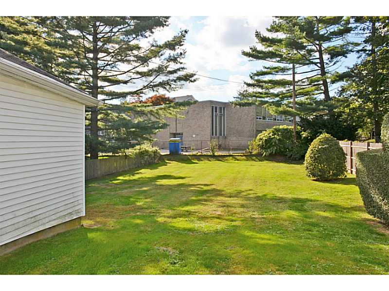 36 Almy Street Newport, RI 02840 - Photo 5 of 25 Yard/Garden.