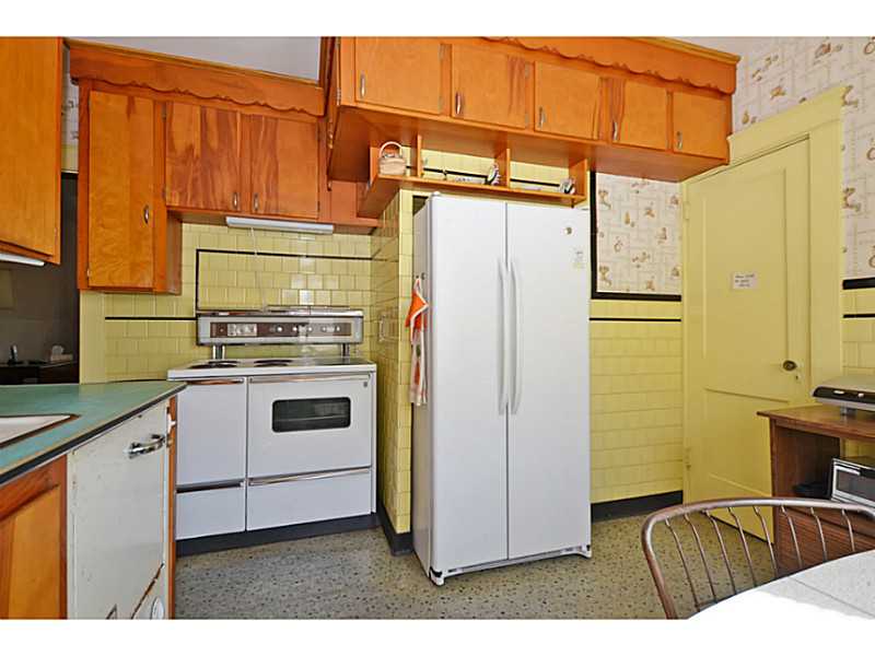 36 Almy Street Newport, RI 02840 - Photo 7 of 25 Kitchen.