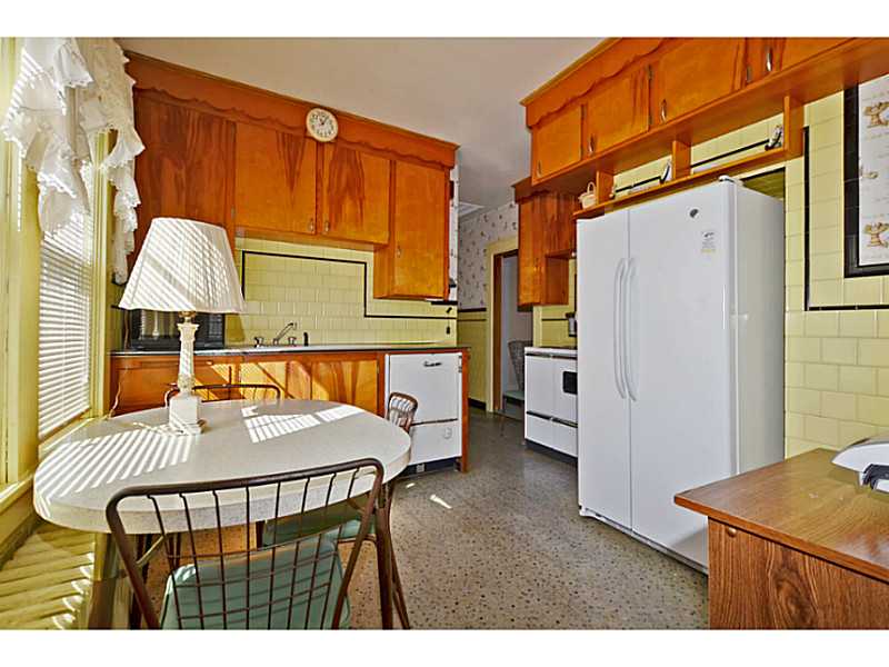 36 Almy Street Newport, RI 02840 - Photo 8 of 25 Kitchen.