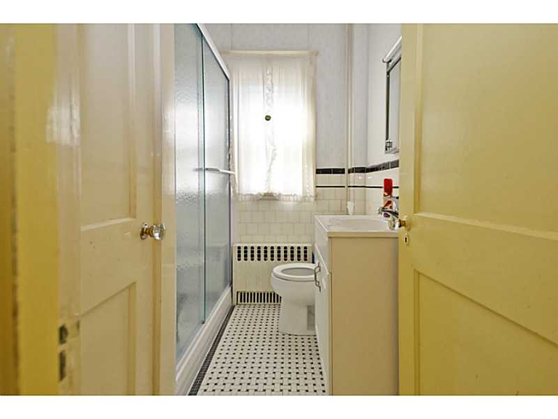 36 Almy Street Newport, RI 02840 - Photo 10 of 25 Bathroom.