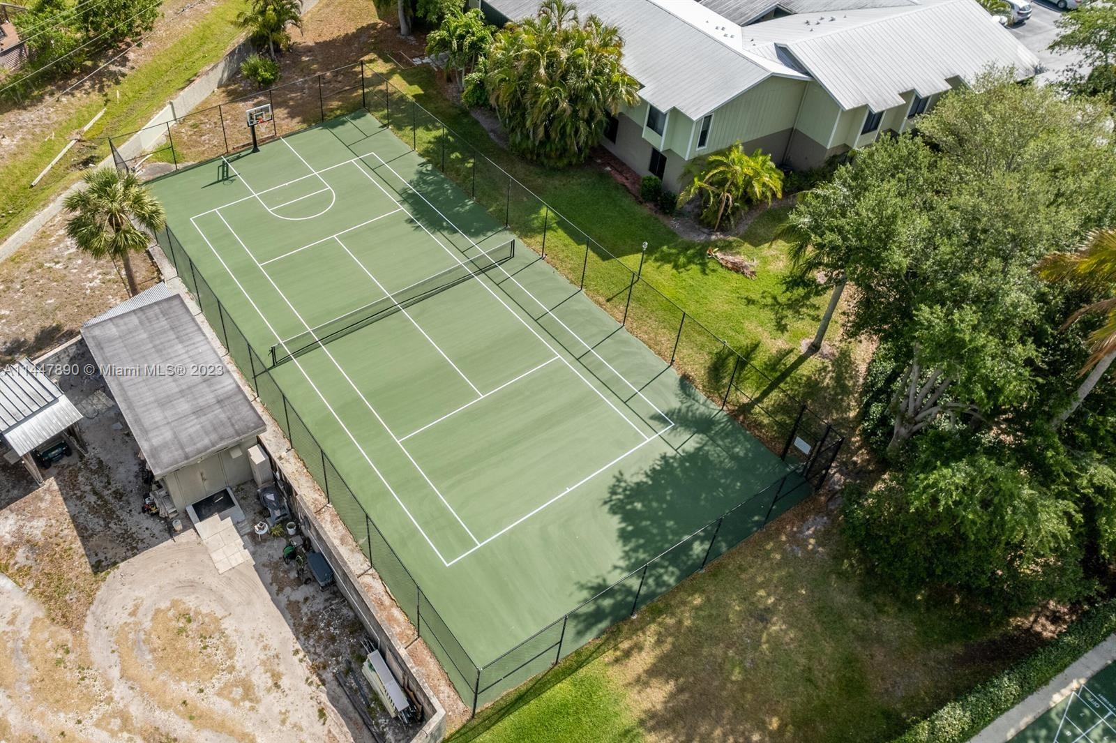 800 Northwest Fork Road, Unit 1013PENTHOUSE Stuart, FL 34994 - Photo 30 of 49 Gallery Image 30