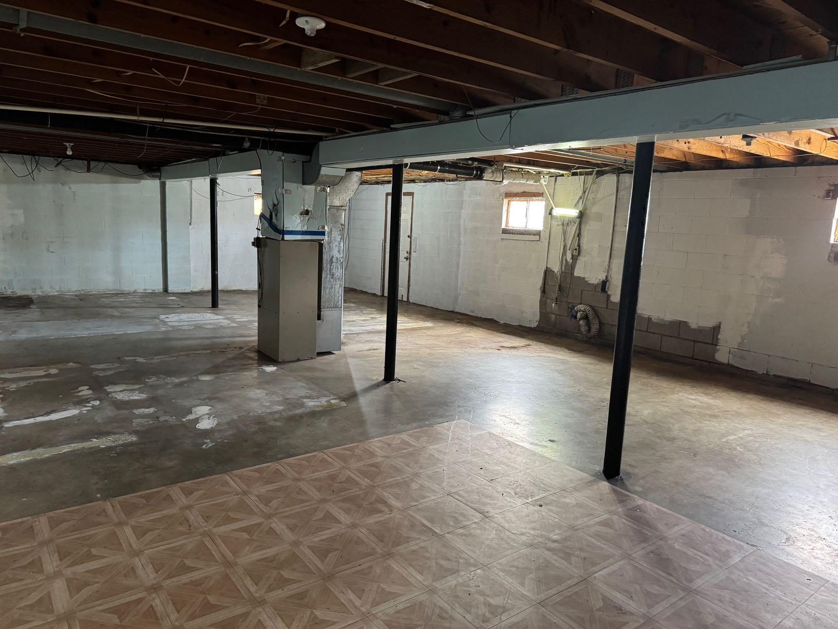 1306 Roundabout Road Martinsville, VA 24112 - Photo 5 of 10 A35E2CF3-07DF-45EA-8D6A-DA8152D99BD7