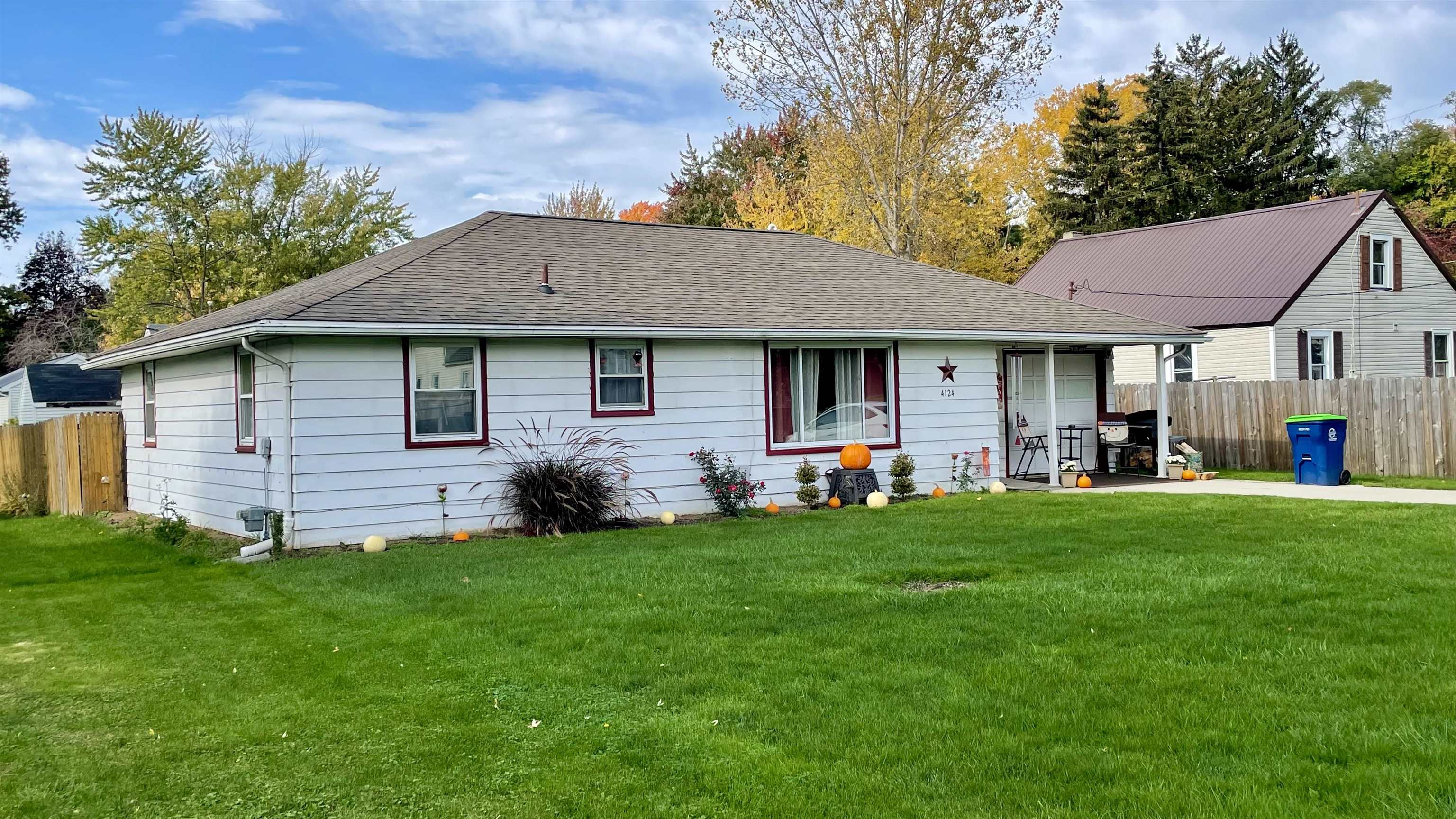 4124 Hackberry Road Bridgeport, MI 48722 - Photo 3 of 31