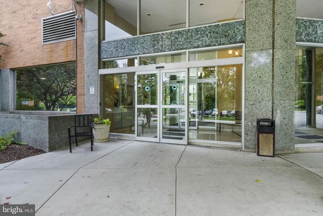 $199,900 | 7900 Old York Road, Unit 303B, Elkins Park, PA 19027