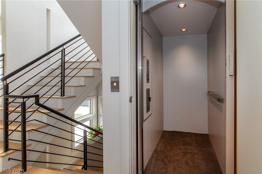 2301 Edgehill Road Cleveland, OH 44106 - Photo 9 of 25 Gallery Image 9