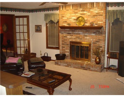 158 Countryview Drive McKees Rocks, PA 15136 - Photo 5 of 12 Den/Family/Great Room.