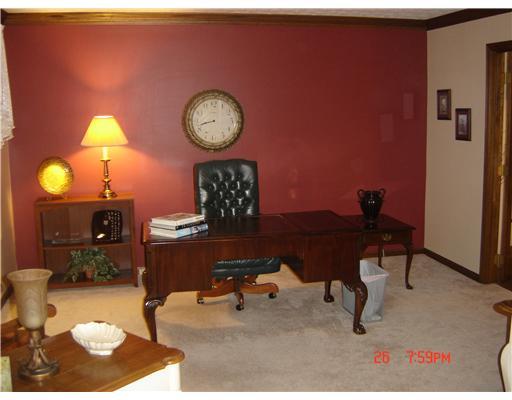 158 Countryview Drive McKees Rocks, PA 15136 - Photo 6 of 12 Living Room.