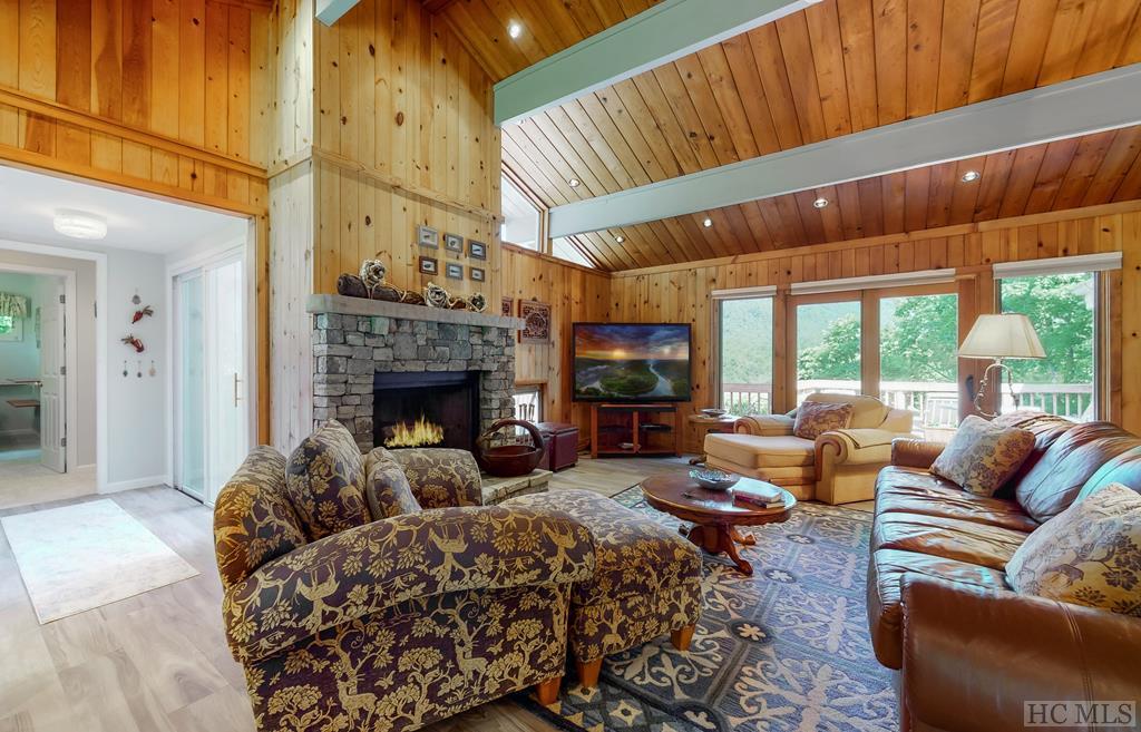 441 Tower Road Sapphire, NC 28774 - Photo 17 of 35 Gallery Image 17