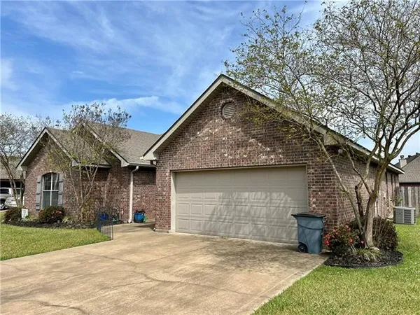 $325,000 | 6005 Toria Drive, Alexandria, LA 71303