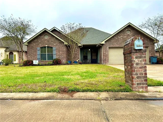 $325,000 | 6005 Toria Drive, Alexandria, LA 71303