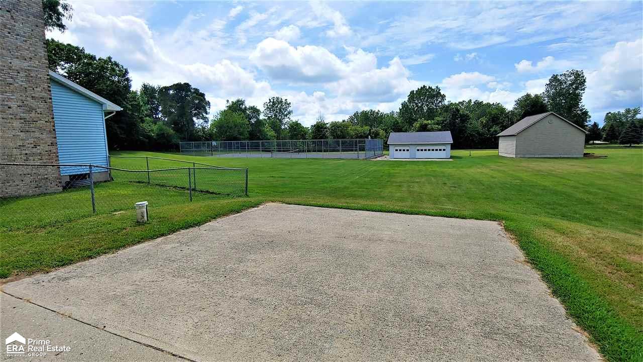 5011 North Gale Road Davison, MI 48423 - Photo 2 of 23