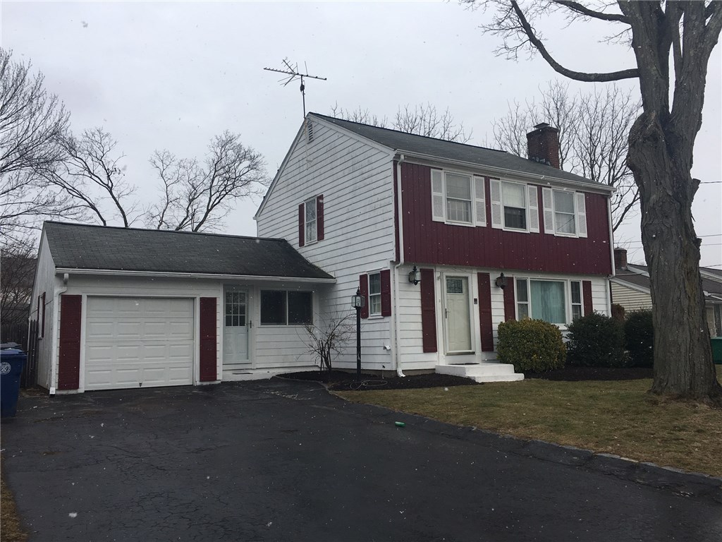 122 Kiwanee Road Warwick, RI 02888 - Photo 2 of 17