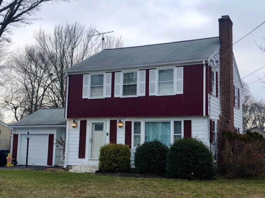 122 Kiwanee Road Warwick, RI 02888 - Photo 3 of 17