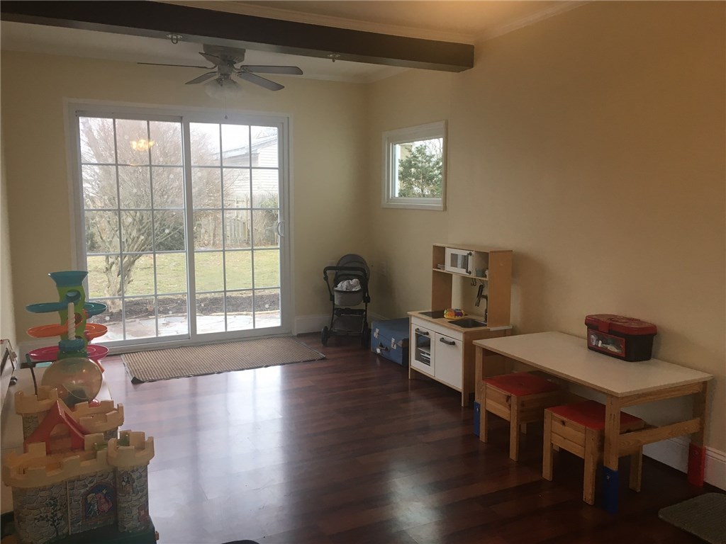 122 Kiwanee Road Warwick, RI 02888 - Photo 9 of 17