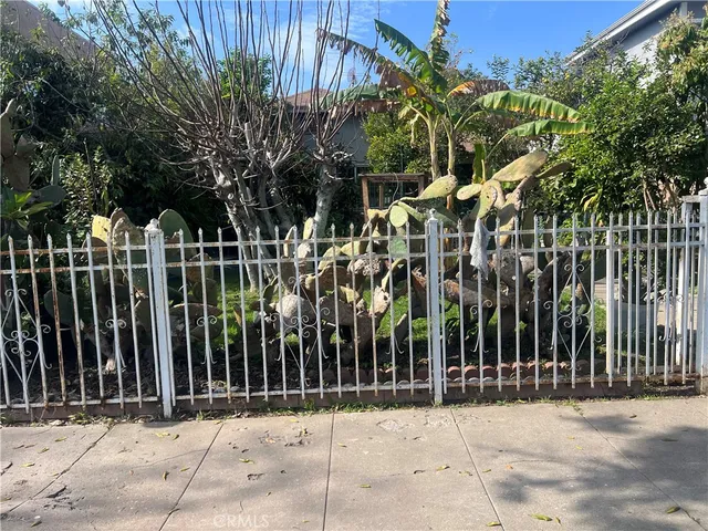 $1,015,000 | 713 South Flower Street, Inglewood, CA 90301