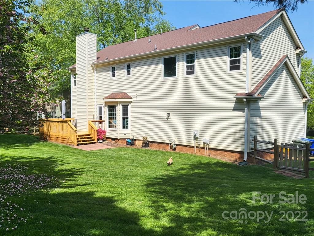 9216 Torrence Crossing Drive Huntersville, NC 28078 - Photo 17 of 34 a front view of house with yard