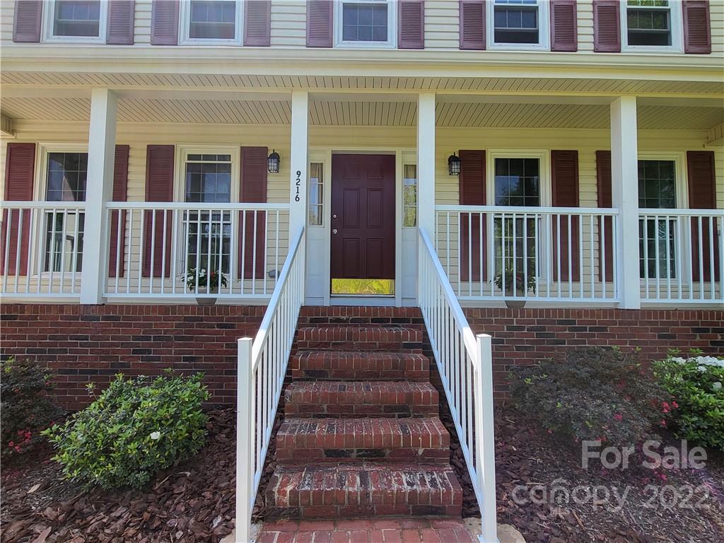 9216 Torrence Crossing Drive Huntersville, NC 28078 - Photo 3 of 34 front view of a house