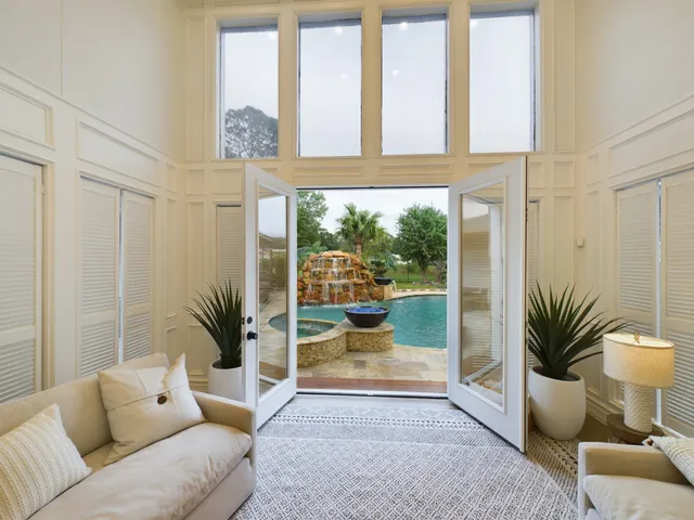 $10,000 | 7702 Antoine Drive, Houston, TX 77088