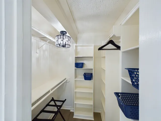 $10,000 | 7702 Antoine Drive, Houston, TX 77088