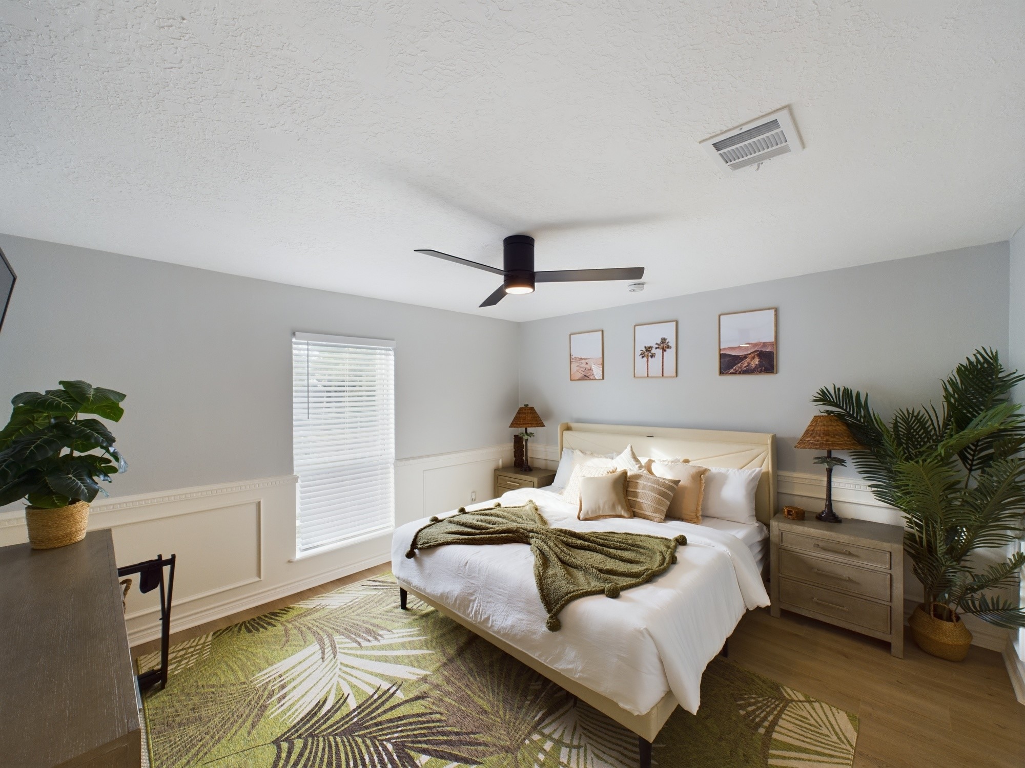 7702 Antoine Drive Houston, TX 77088 - Photo 29 of 50 1st Upstairs Bedroom