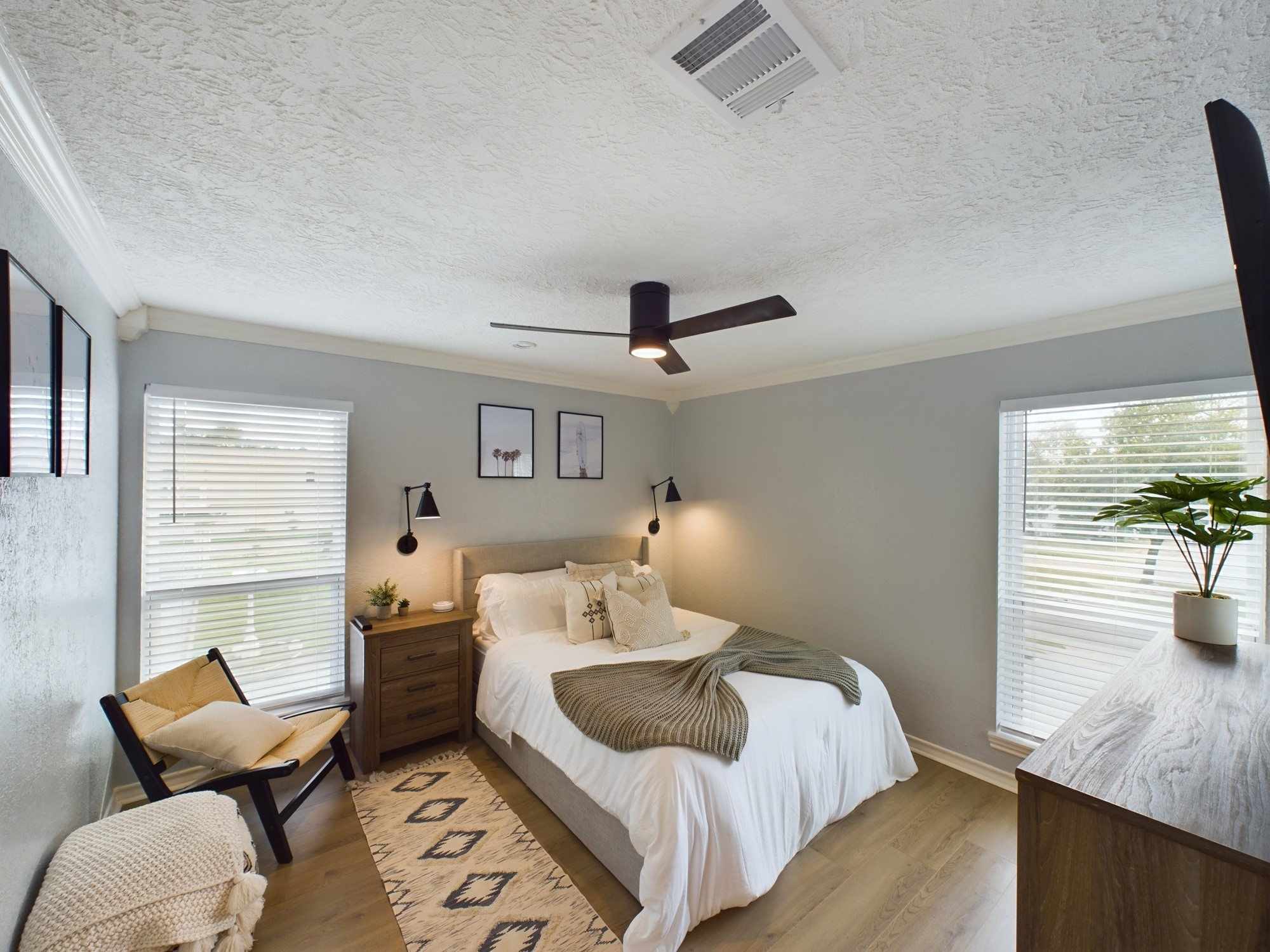 7702 Antoine Drive Houston, TX 77088 - Photo 34 of 50 2nd Upstairs Bedroom