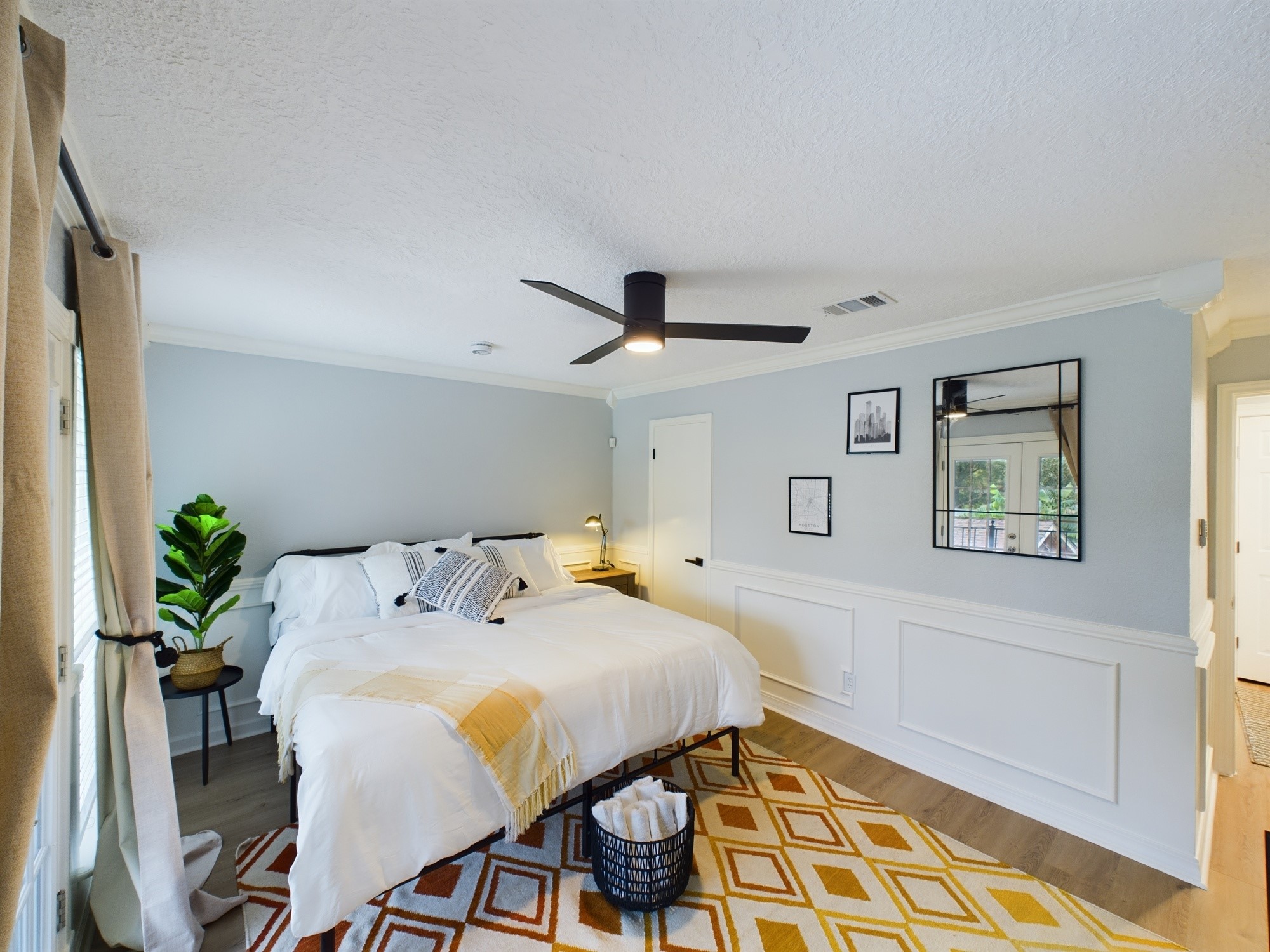 7702 Antoine Drive Houston, TX 77088 - Photo 37 of 50 Bedroom with Good Size Walk-in Closet as well