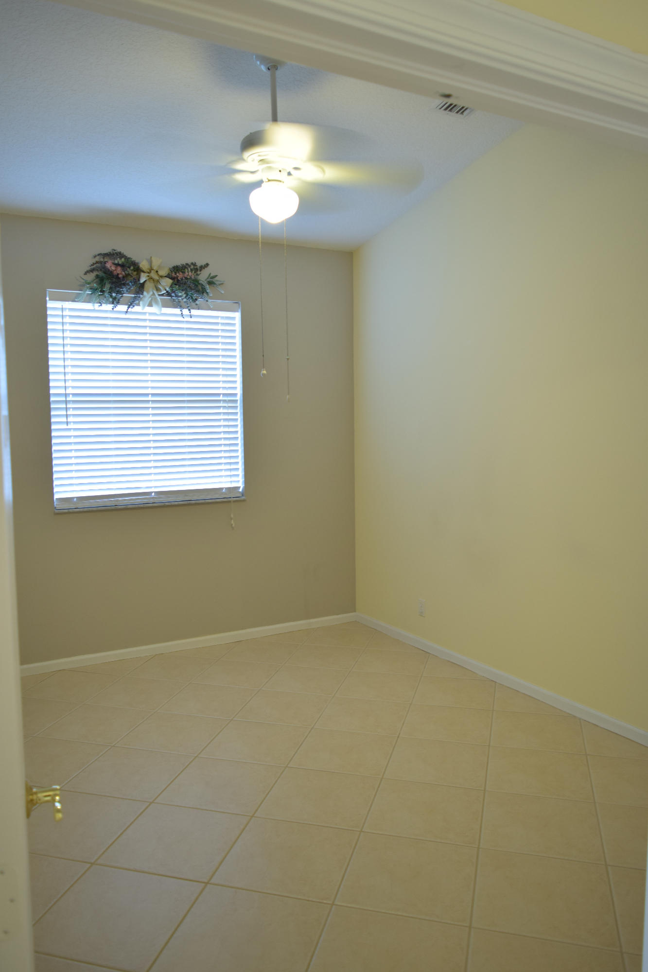 322 Springview Loop Port St. Lucie, FL 34986 - Photo 8 of 16 DEN