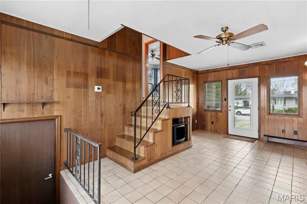 $179,000 | 15 Holly Hill Drive, Alton, IL 62002