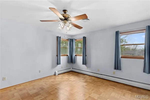 $179,000 | 15 Holly Hill Drive, Alton, IL 62002