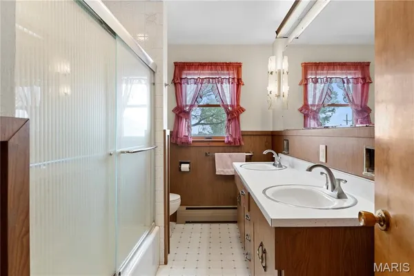 $179,000 | 15 Holly Hill Drive, Alton, IL 62002